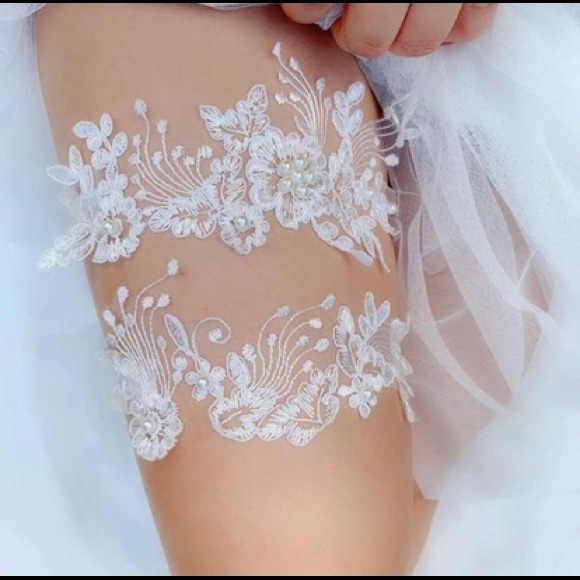 Lace Pearl Flower Bridal Garter Set - Picture 1 of 4